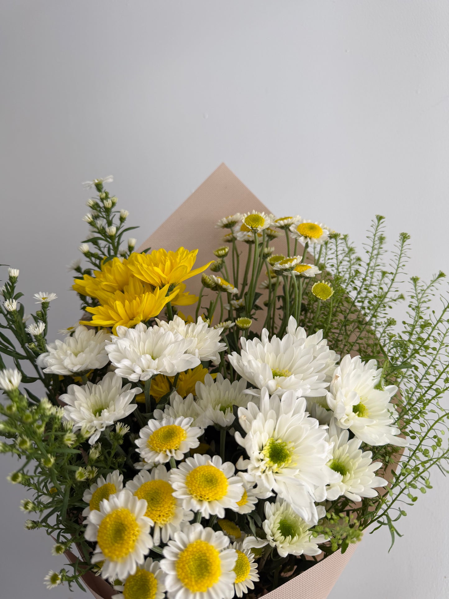 Daily Bunch (Vase Arrangement)